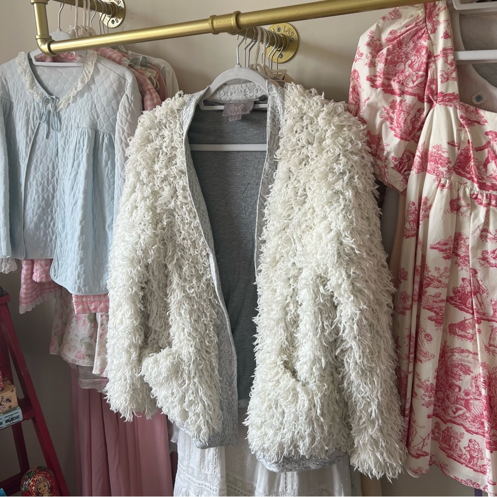 SHIMMERY WHITE FUR COAT by VANESSA VIRGINIA FOR ANTHROPOLOGIE 🤍
